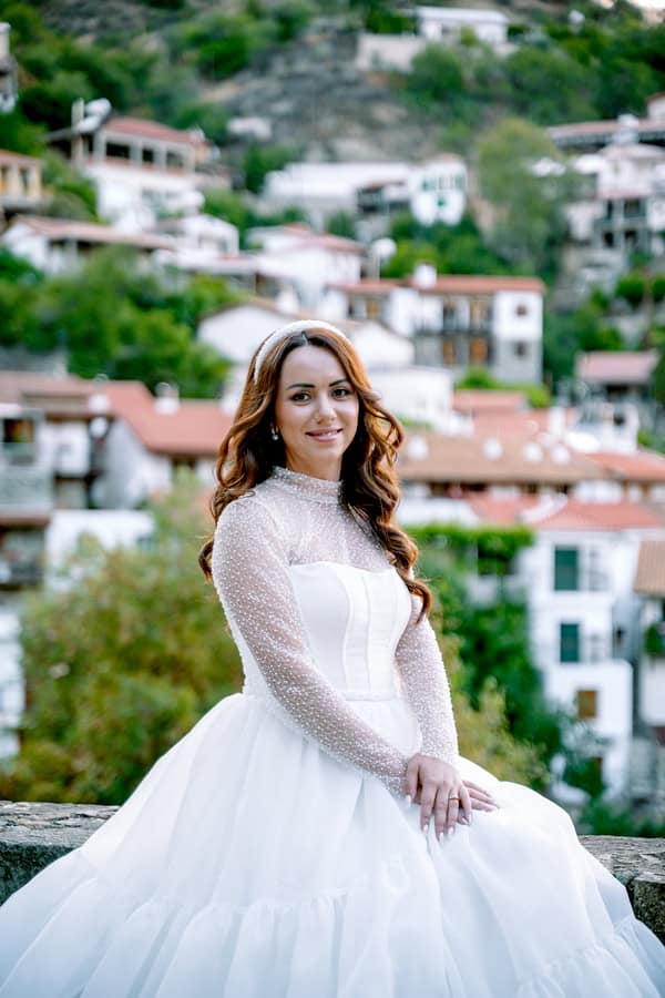 Romantic Spring Wedding Nicosia Red Tones Gorgeous Florals