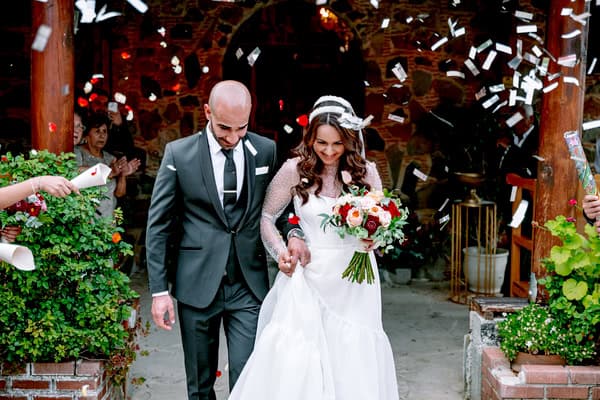 Romantic Spring Wedding Nicosia Red Tones Gorgeous Florals