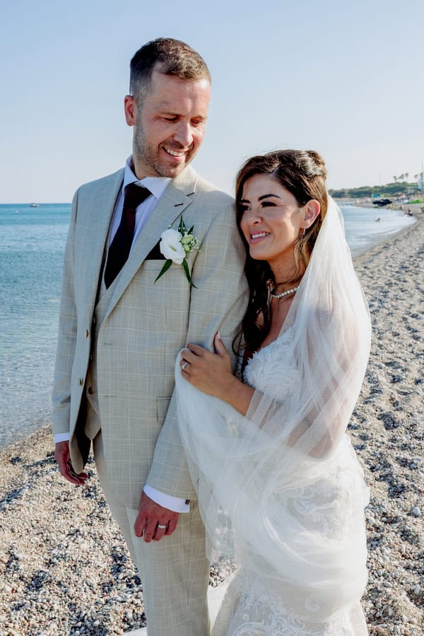 Summer Wedding Lythos White Blooms