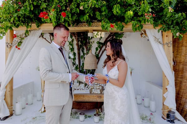Summer Wedding Lythos White Blooms
