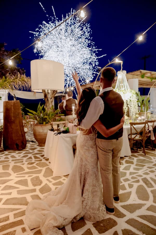 Summer Wedding Lythos White Blooms