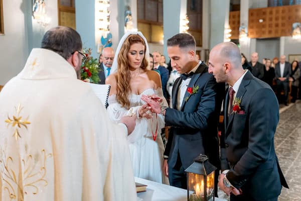 Winter Wedding Beautiful Blooms Red Hues