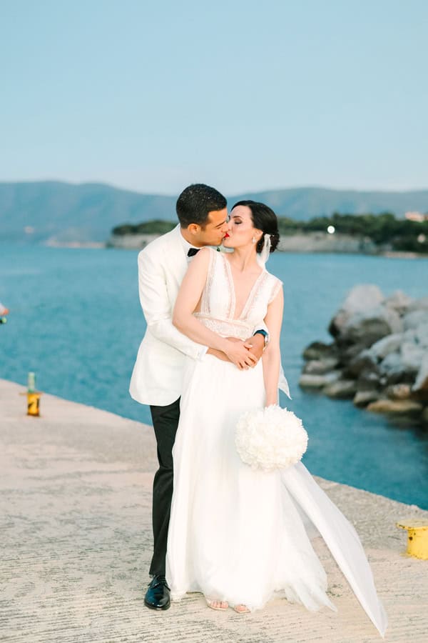 Chic Spring Wedding Gorgeous White Florals