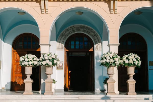 Chic Spring Wedding Gorgeous White Florals