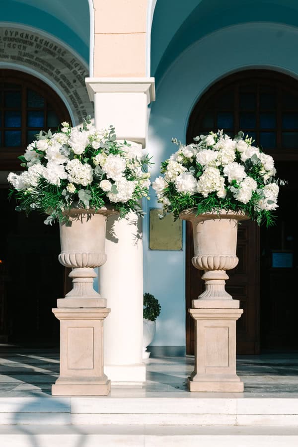 Chic Spring Wedding Gorgeous White Florals