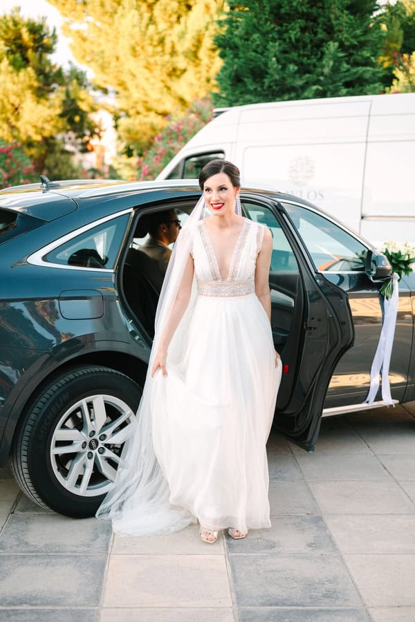 Chic Spring Wedding Gorgeous White Florals