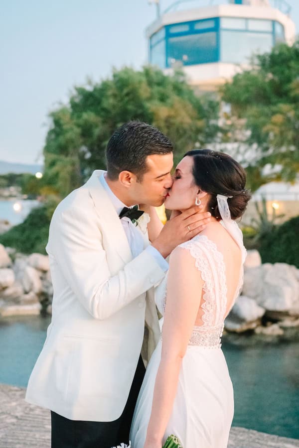 Chic Spring Wedding Gorgeous White Florals