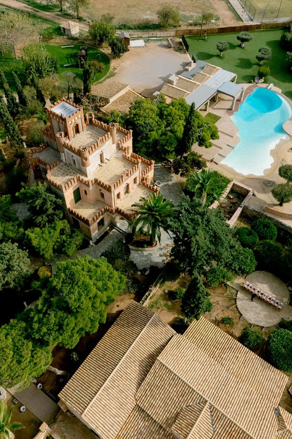 Gorgeous Styled Shoot With Bold Red Tablescape Inspired By Nature