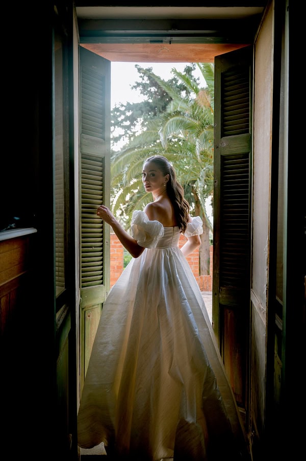 Gorgeous Styled Shoot With Bold Red Tablescape Inspired By Nature