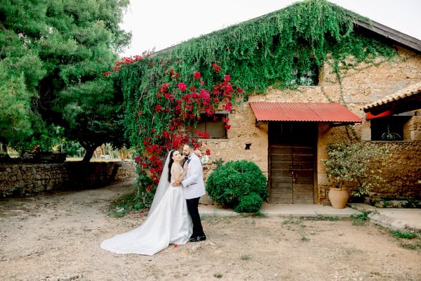 Romantic Summer Wedding Patra White Gold Details