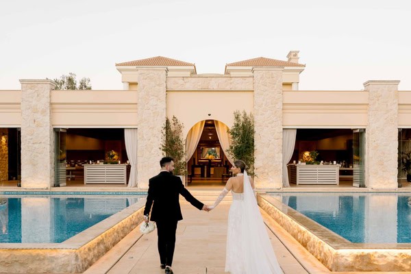 Romantic Wedding Horizons Estate White Flowers
