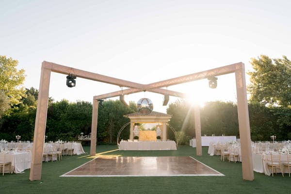 Romantic Wedding Horizons Estate White Flowers