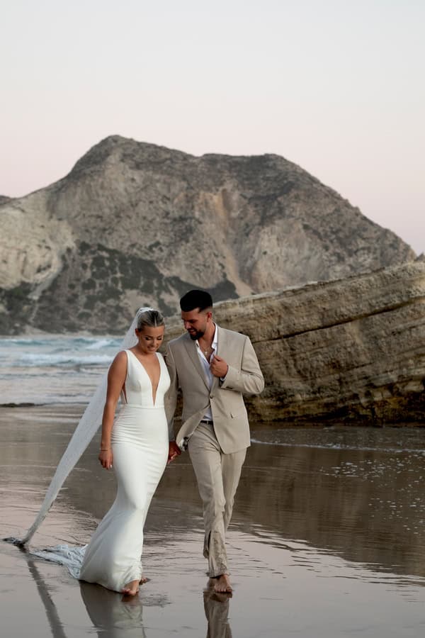 Summer Wedding In Kos With White Flowers And Natural Details
