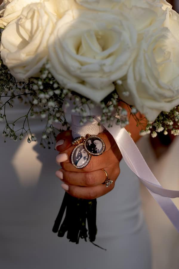 Summer Wedding In Kos With White Flowers And Natural Details