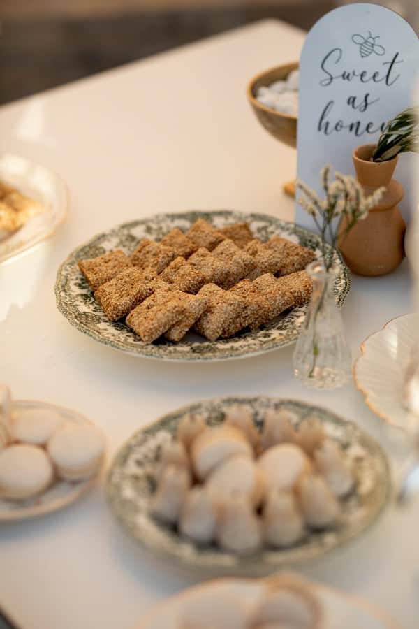 Summer Wedding In Kos With White Flowers And Natural Details