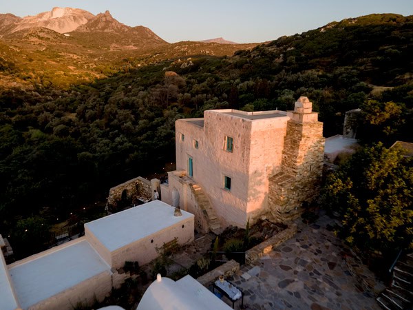 Summer Wedding Naxos White Blooms