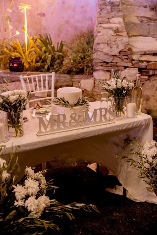 Summer Wedding Naxos White Blooms