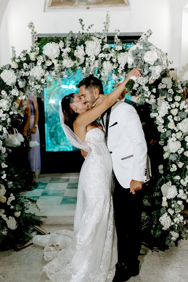 Summer Wedding White Blooms Floral Decor