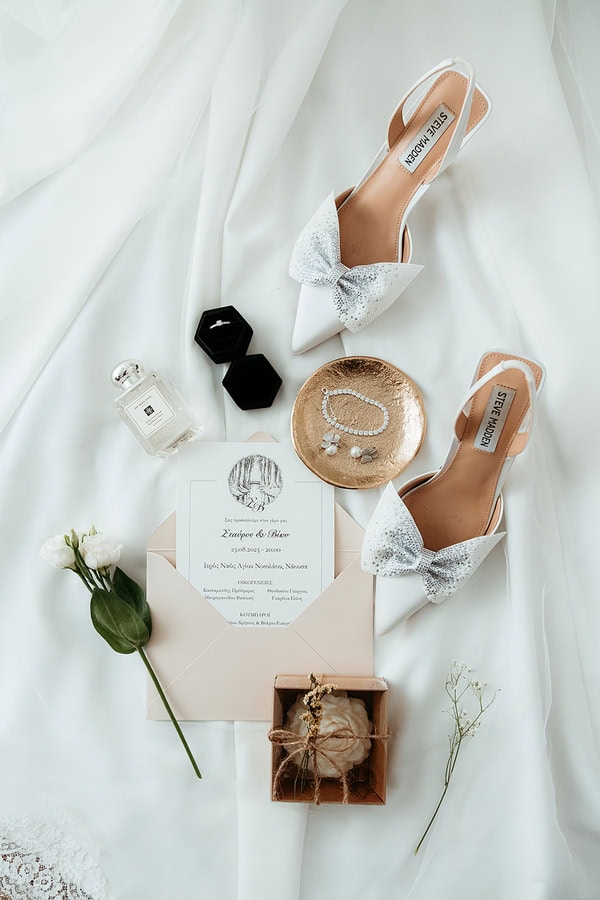 Chic White Flower Wedding Naoussa