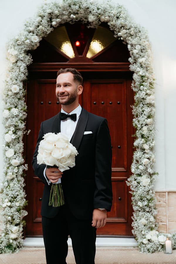 Chic White Flower Wedding Naoussa