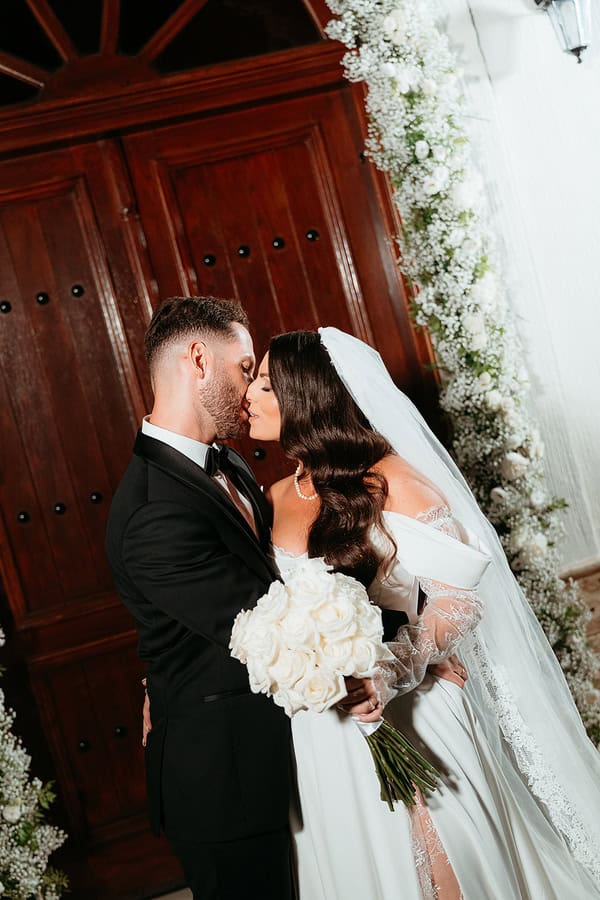 Chic White Flower Wedding Naoussa