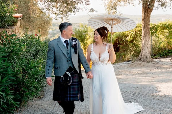 Romantic fall destination wedding in Crete with rustic details | Charlotte & Tom