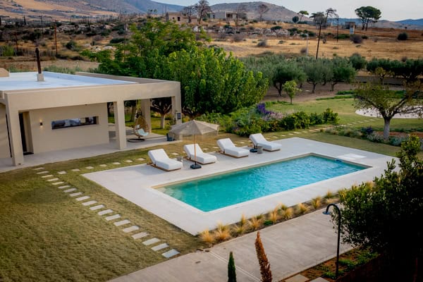 Why The Attican Villa Estate Is Perfect For A Wedding