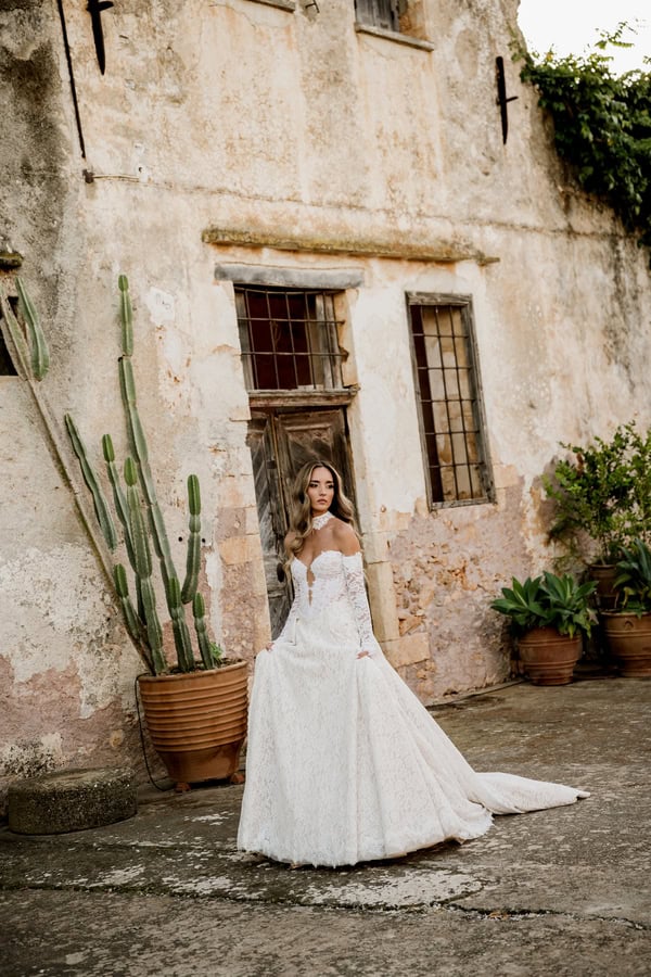 Chic Wedding Chania White Flowers