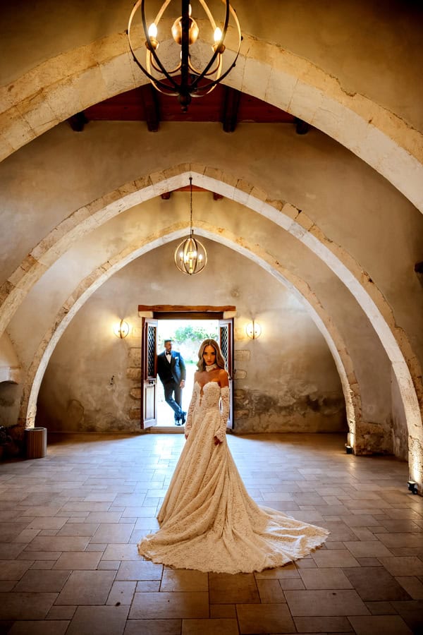 Chic Wedding Chania White Flowers