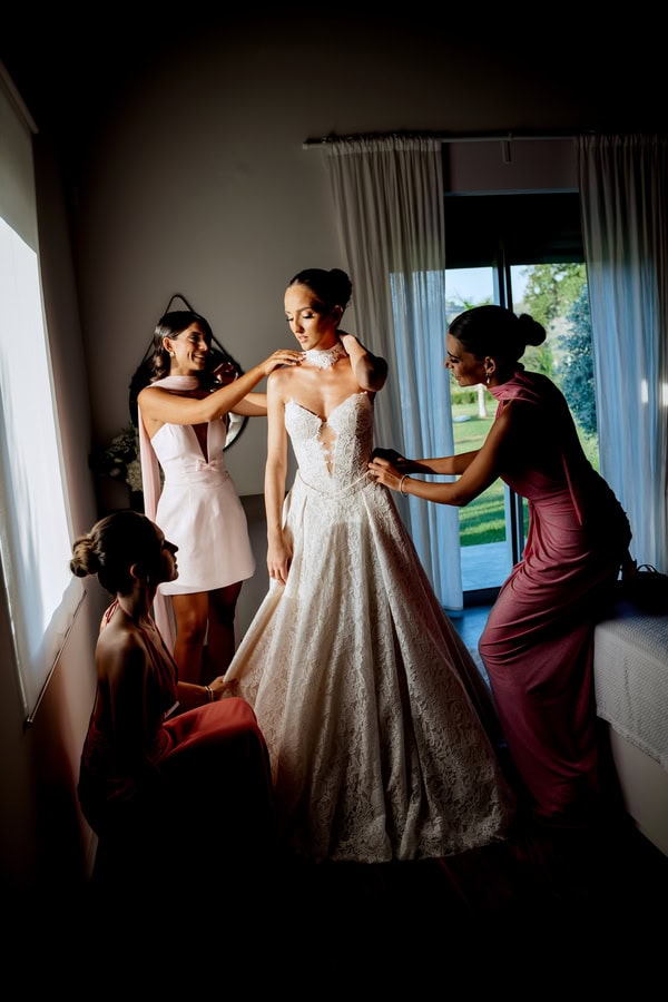 Chic Wedding Chania White Flowers