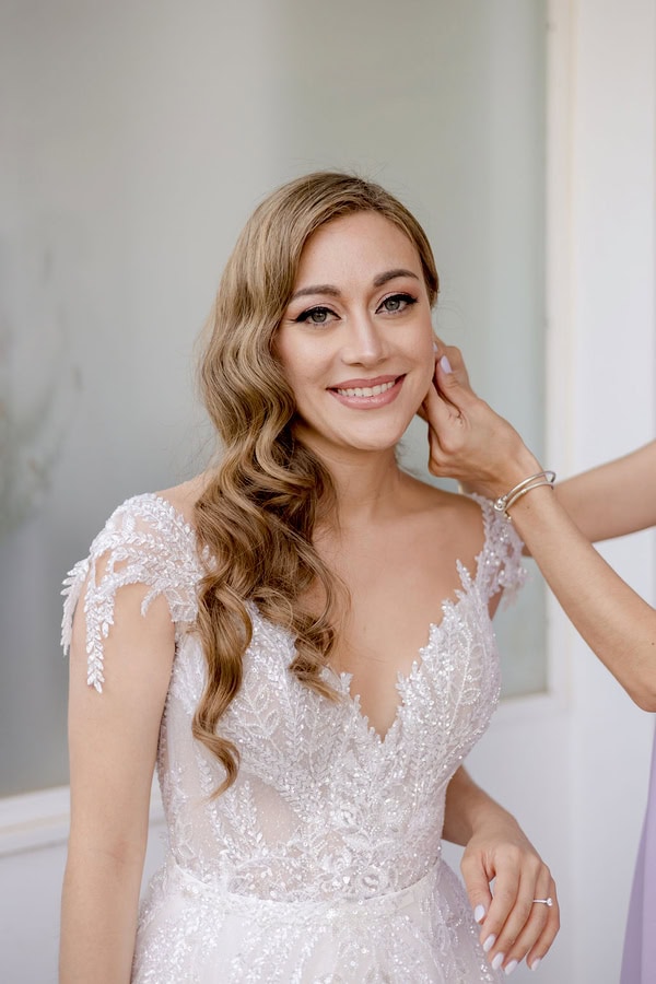 Chic Wedding Pastel Flowers Golden Details Estate Cleopatra