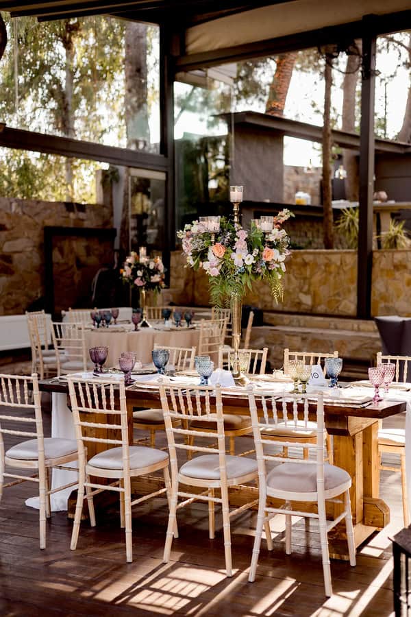 Chic Wedding Pastel Flowers Golden Details Estate Cleopatra