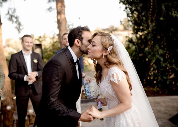 Chic Wedding Pastel Flowers Golden Details Estate Cleopatra