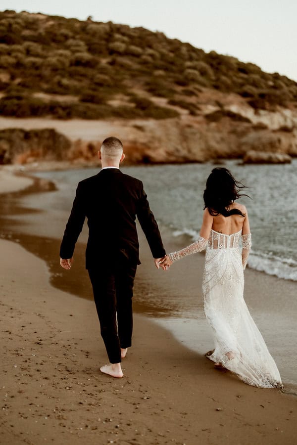 Beautiful Autumn Wedding White Flowers Beach Next Day Session