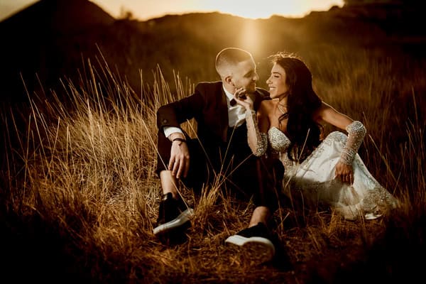 Beautiful Autumn Wedding White Flowers Beach Next Day Session
