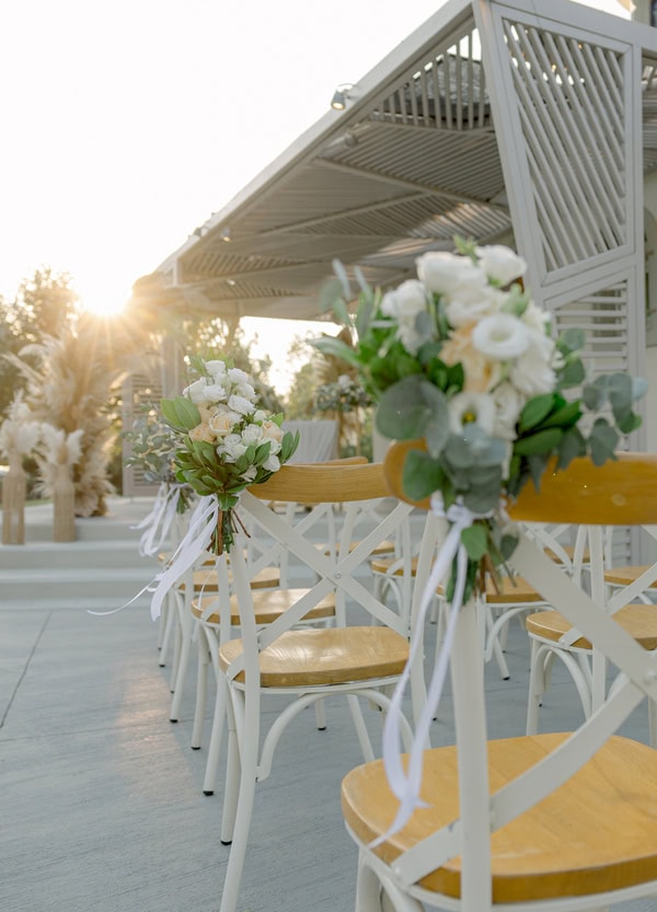 Chic Summer Wedding Galazia Akti White Flowers