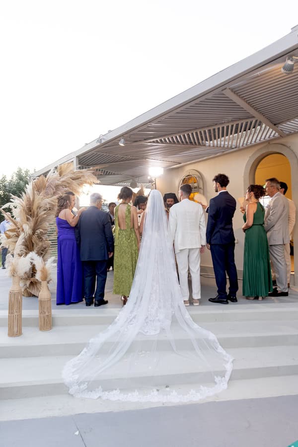 Chic Summer Wedding Galazia Akti White Flowers