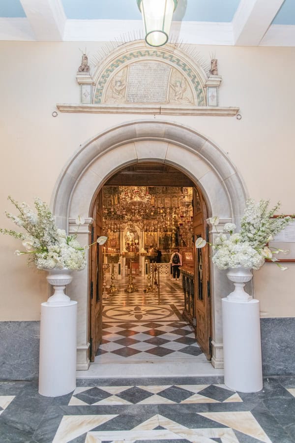 Fall Wedding Tinos White Flowers Lovely Details