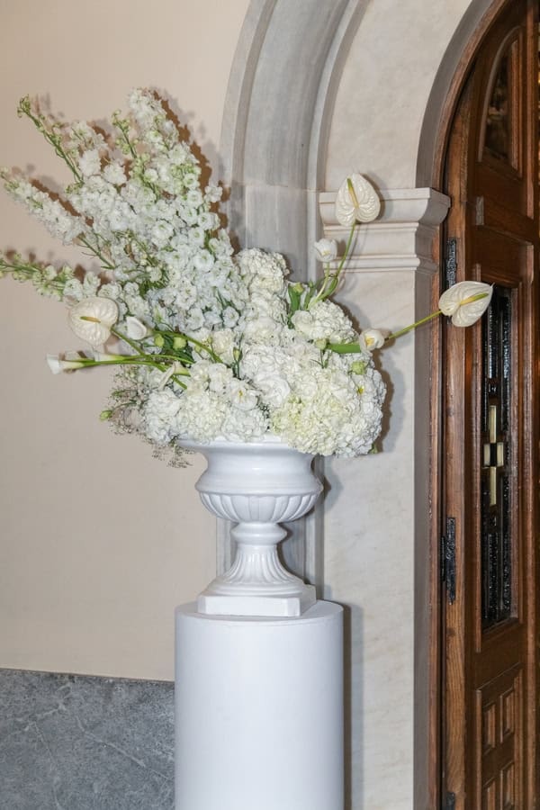 Fall Wedding Tinos White Flowers Lovely Details