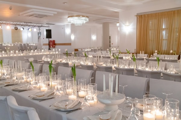 Fall Wedding Tinos White Flowers Lovely Details