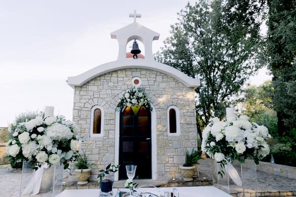 Romantic Summer Wedding White Hues Alsos Nymfon