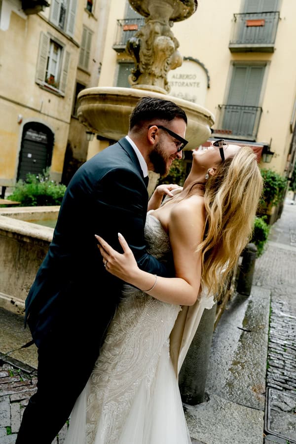 Summer Wedding Vibrant Flowers Romantic Details