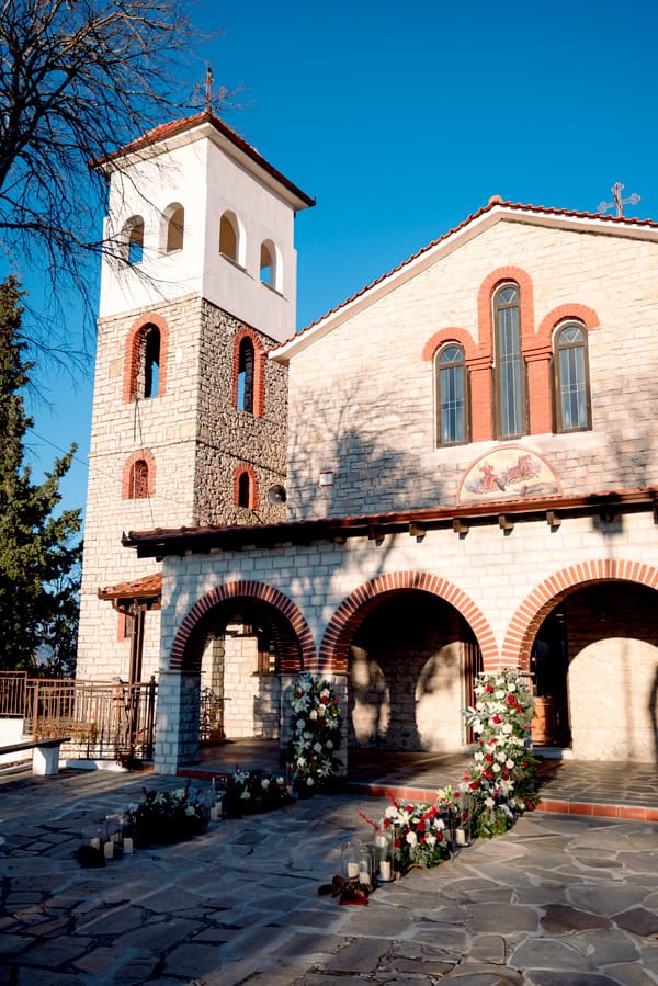 Winter Wedding Kastoria White Red Flowers