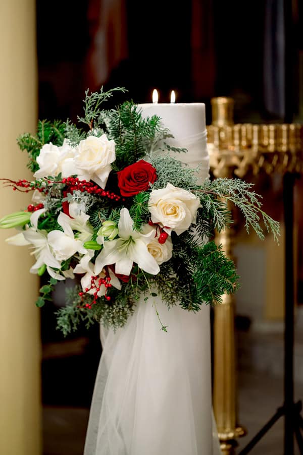 Winter Wedding Kastoria White Red Flowers