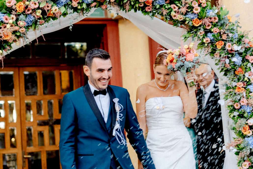 A colorful summer wedding filled with romantic blooms | Efthychia & Panagiotis