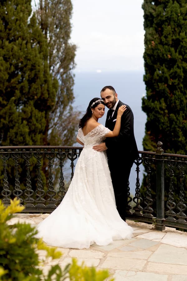 Romantic Autumn Wedding Litochoro White Flowers