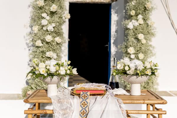 Chic Summer Wedding White Flowers Cycladic Inspired