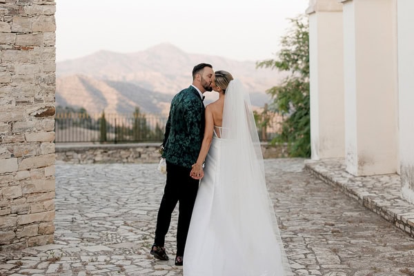 Ultra chic wedding in Lefkara with breathtaking floral details | Nicole & Carlito