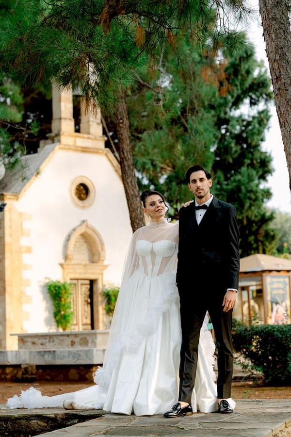 Chic Autumn Wedding White Details