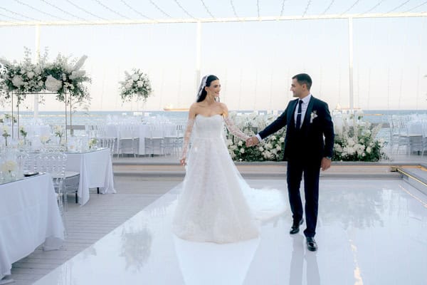 A dreamy seaside wedding with elegant white decoration | Andria & Marinos